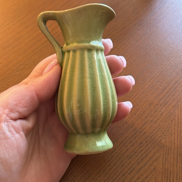 Set of 2 Vintage Stangl 1930s’ Mini-Vase Ribbed Olive Green Mini Pitchers - Picture 6 of 9